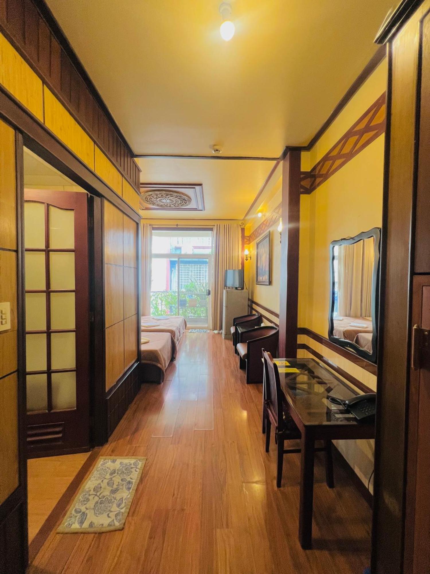 Bi Saigon Hotel Хошимин Экстерьер фото