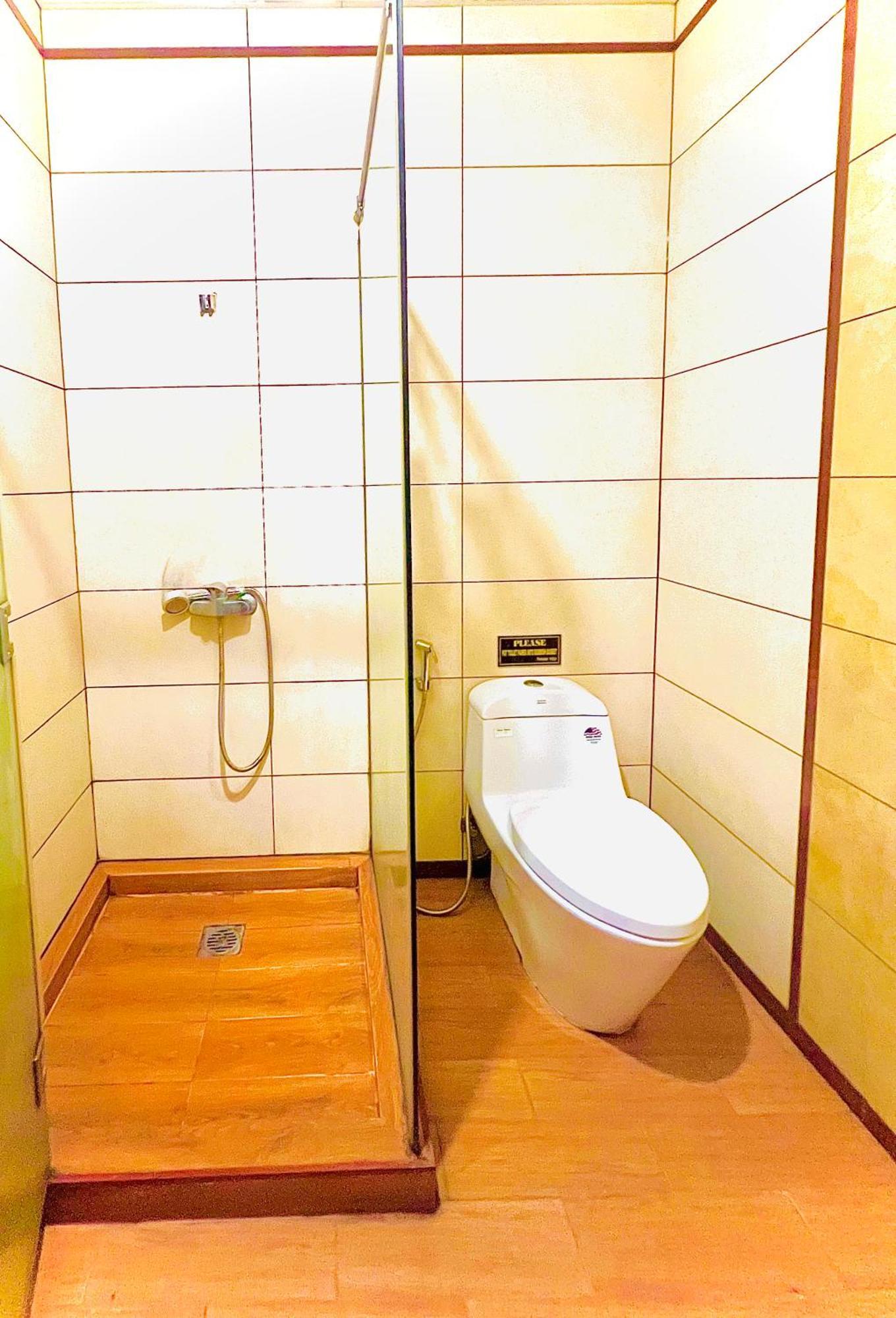 Bi Saigon Hotel Хошимин Экстерьер фото