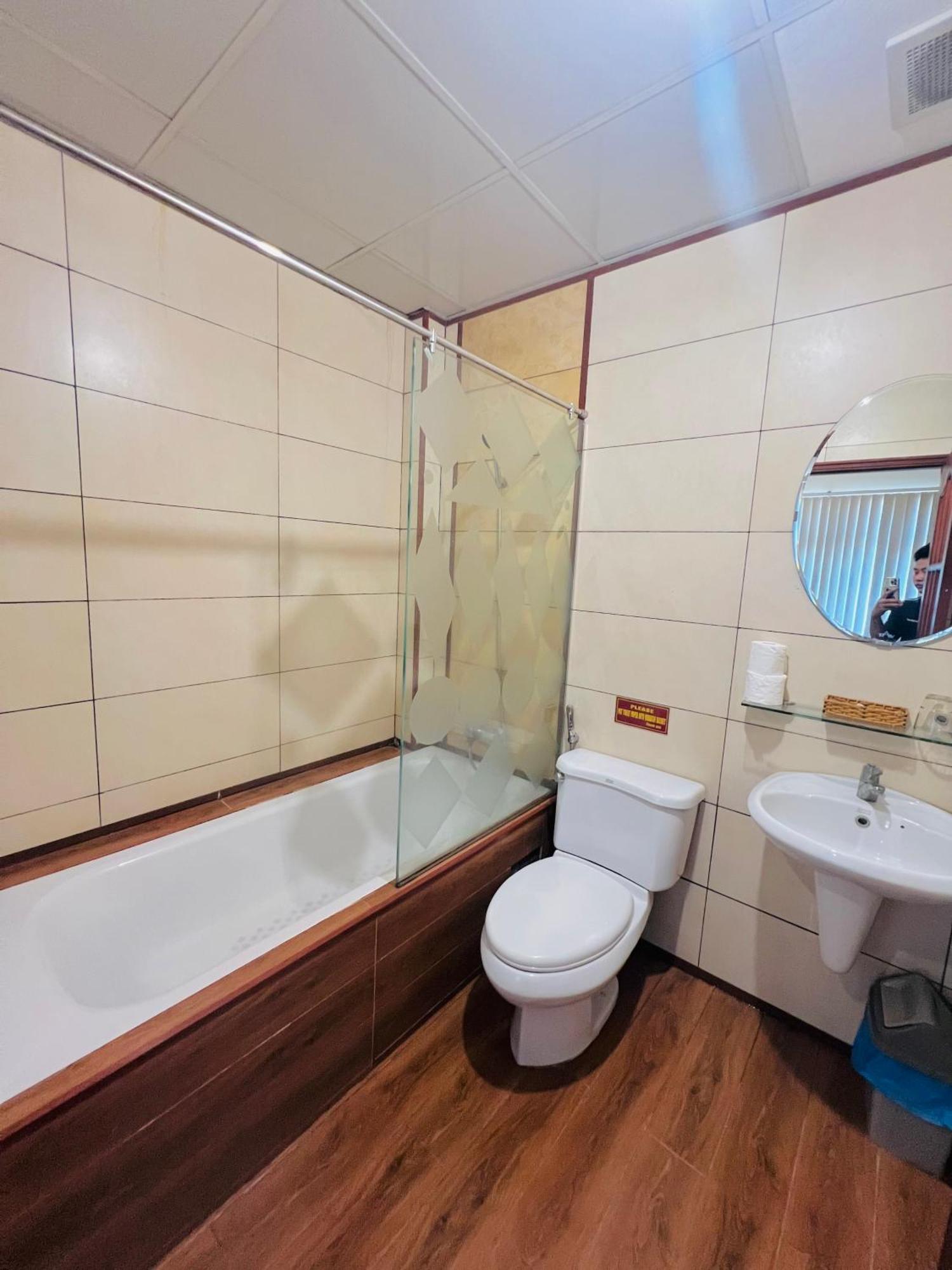 Bi Saigon Hotel Хошимин Экстерьер фото