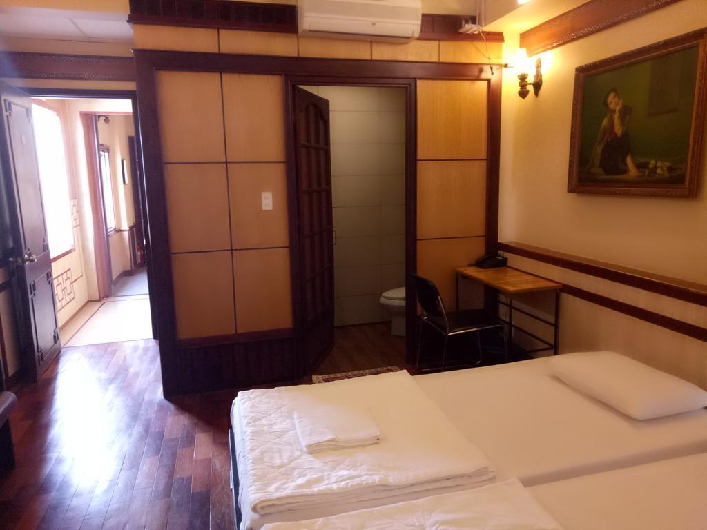 Bi Saigon Hotel Хошимин Экстерьер фото