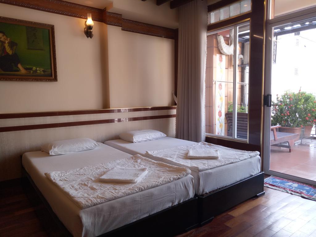 Bi Saigon Hotel Хошимин Экстерьер фото