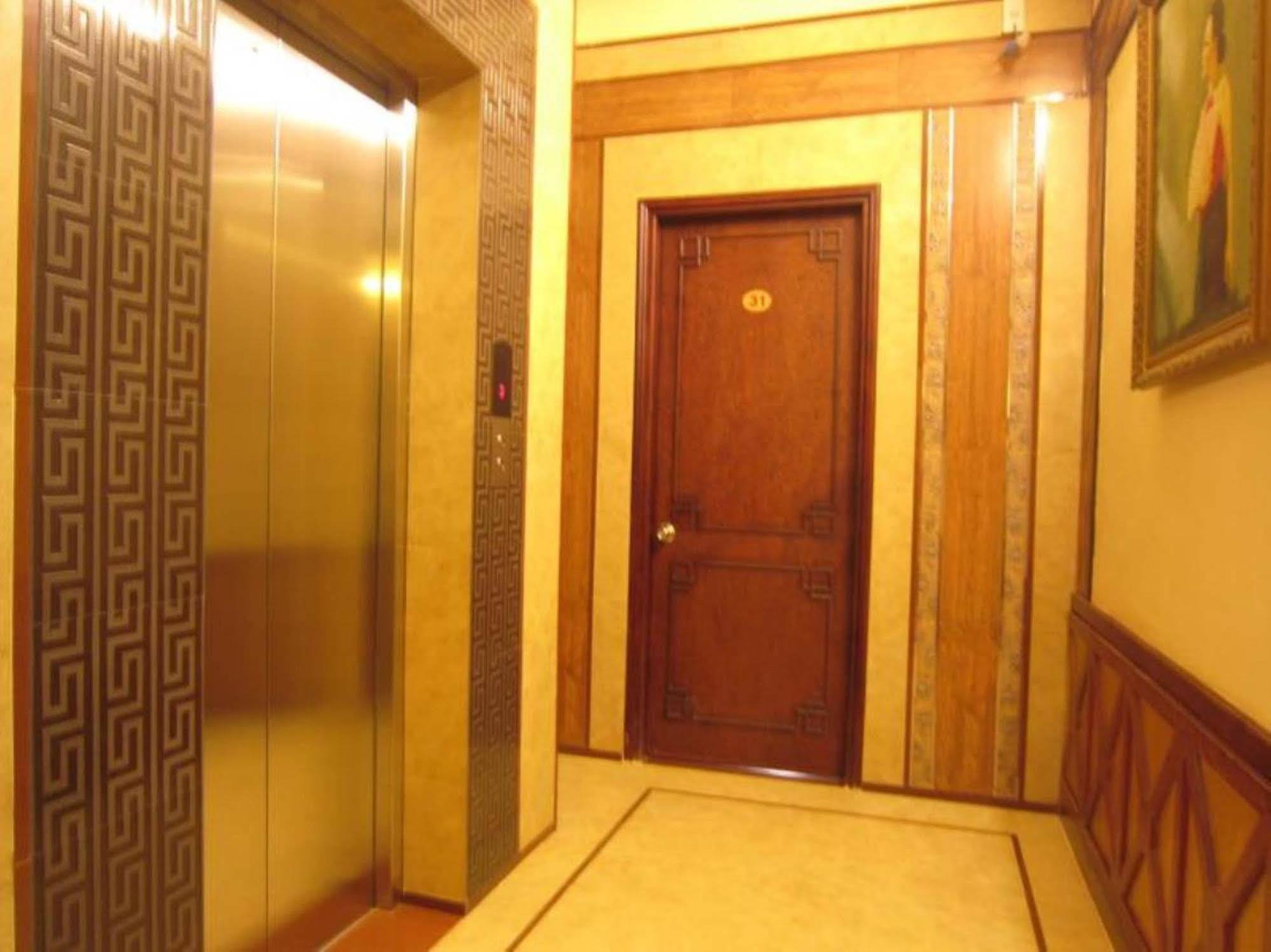 Bi Saigon Hotel Хошимин Экстерьер фото
