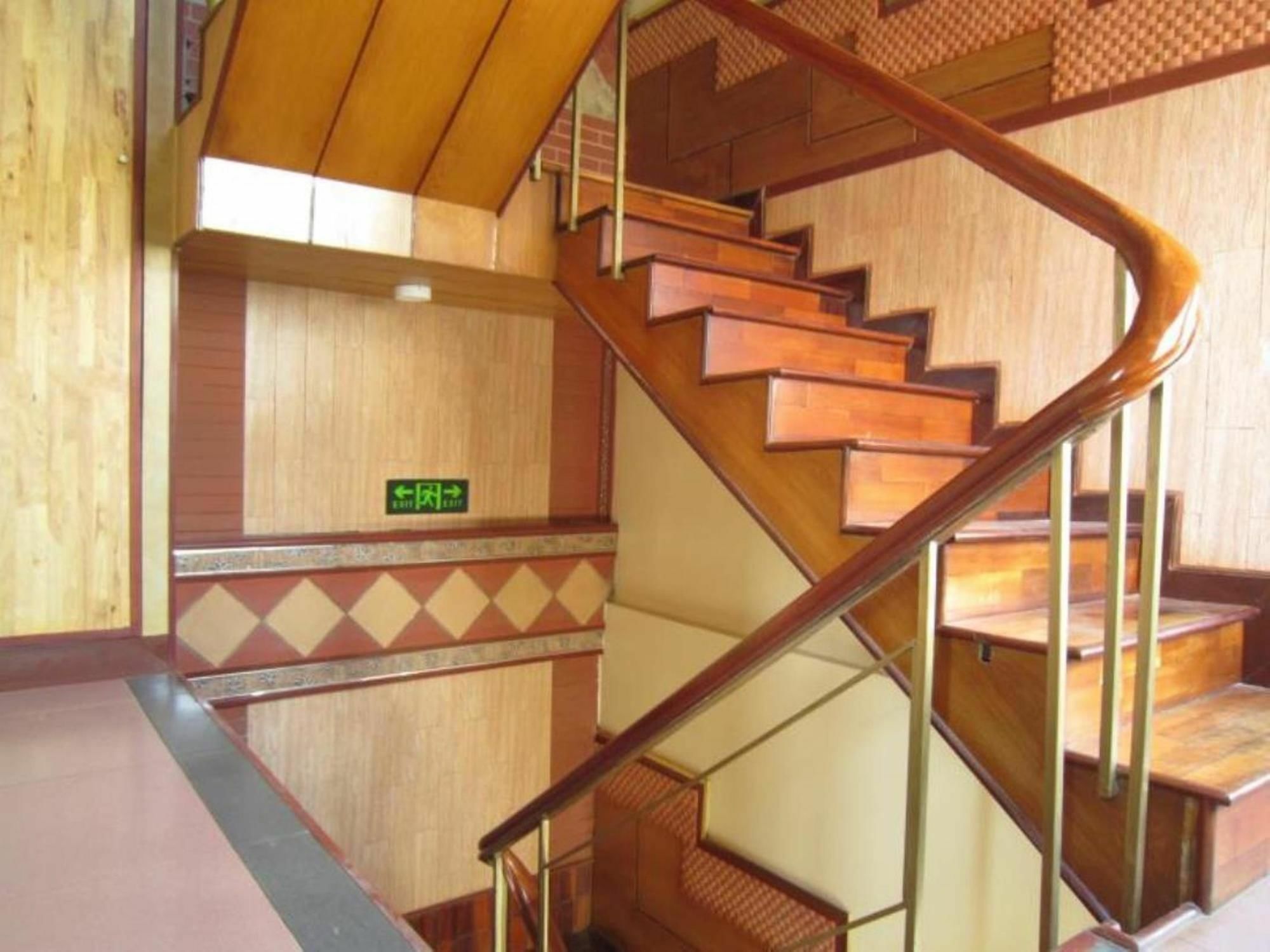 Bi Saigon Hotel Хошимин Экстерьер фото